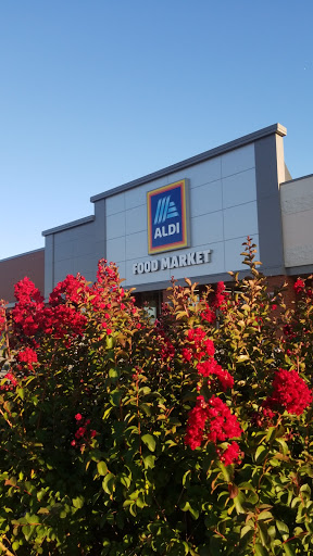 Supermarket «ALDI», reviews and photos, 2810 Mountaineer Blvd, Charleston, WV 25309, USA