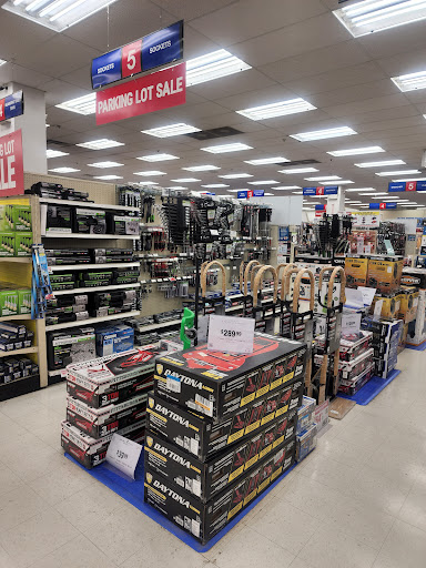 Hardware Store «Harbor Freight Tools», reviews and photos, 7600 la Crosse Ave, Burbank, IL 60459, USA