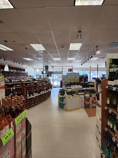 Liquor Store «NH Liquor & Wine Outlet», reviews and photos, 80 Storrs St, Concord, NH 03302, USA