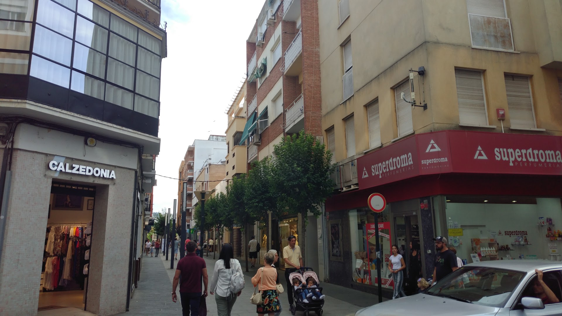 Centro Comercial Abierto Menacho