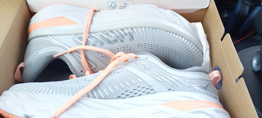 Sporting Goods Store «Fleet Feet Sports Springfield», reviews and photos, 1254 E Republic Rd, Springfield, MO 65804, USA