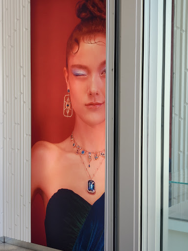 Jewelry Store «Swarovski», reviews and photos, 734 Lincoln Rd, Miami Beach, FL 33139, USA