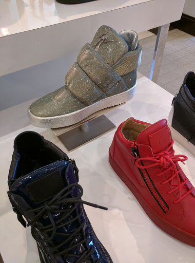 Department Store «Saks Fifth Avenue», reviews and photos, 1350 Polaris Pkwy, Columbus, OH 43240, USA