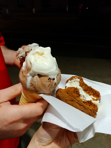 Ice Cream Shop «Purple Door Ice Cream», reviews and photos, 205 S 2nd St, Milwaukee, WI 53204, USA