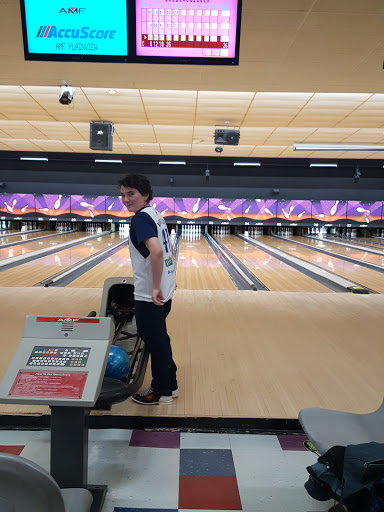 Bowling Alley «AMF Plainview Lanes», reviews and photos, 500 Old Bethpage Rd, Plainview, NY 11803, USA