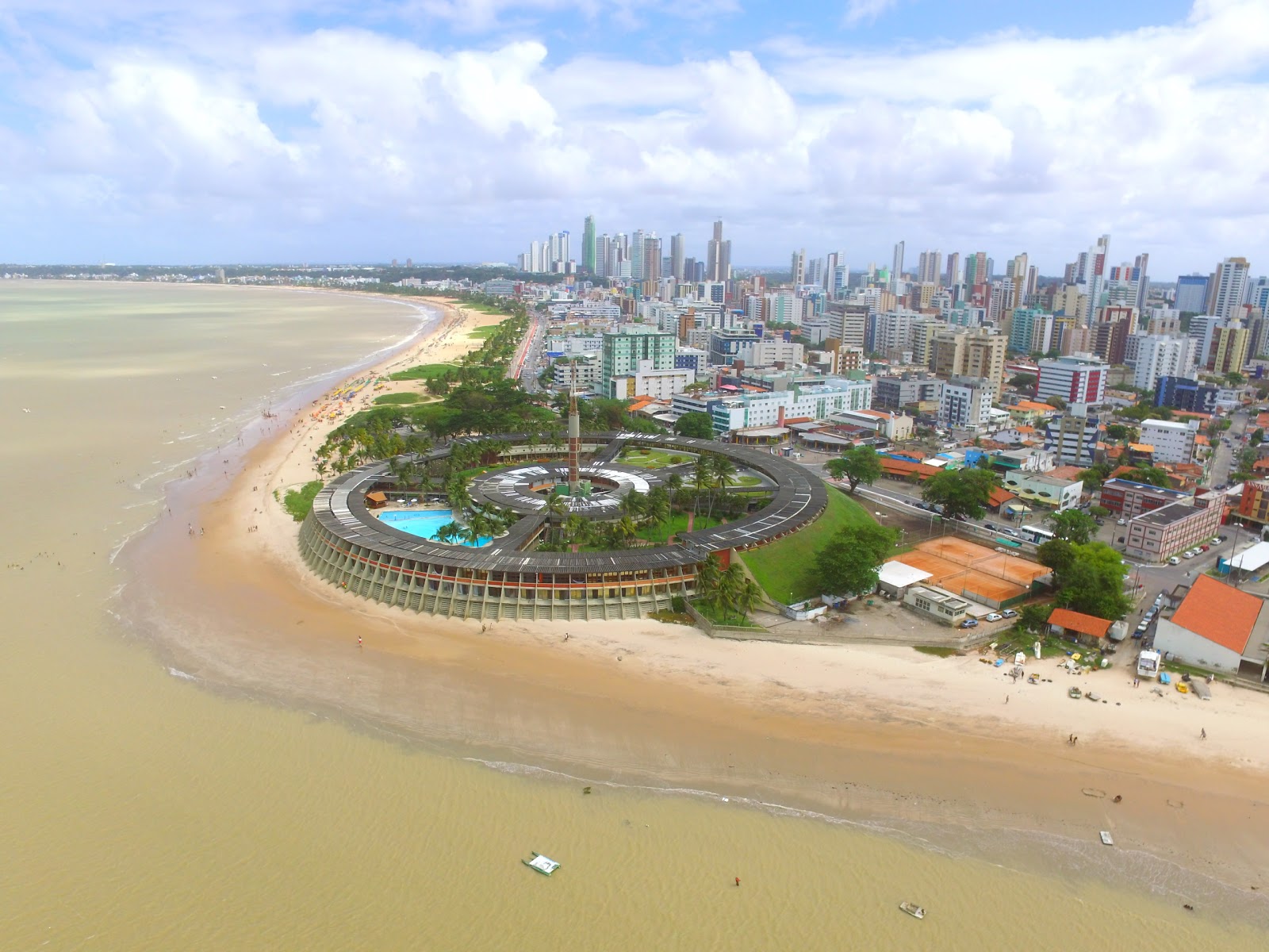 Fotografija Praia de Tambau in naselje