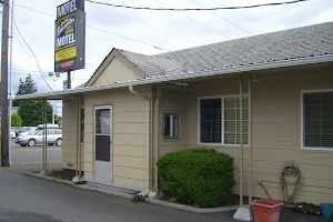 Cascades City Center Motel image