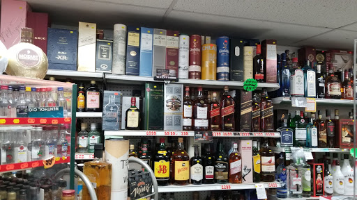 Liquor Store «Parkway Package Store», reviews and photos, 1966 N Broad St, Meriden, CT 06450, USA