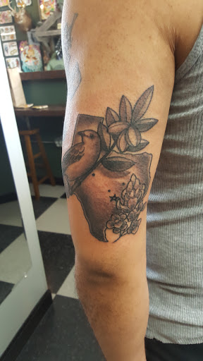 Tattoo Shop «Folk City Tattoo», reviews and photos, 3020 W Mercury Blvd, Hampton, VA 23666, USA