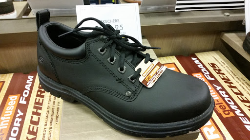 Shoe Store «DSW Designer Shoe Warehouse», reviews and photos, 761 Easton Rd, Warrington, PA 18976, USA