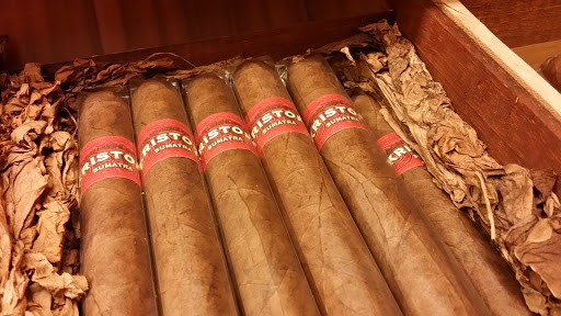 Tobacco Shop «Cigar & Cigarette For Less», reviews and photos, 23352 Lyons Ave, Newhall, CA 91321, USA