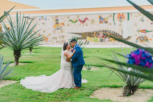 Dan Cordero Cancun Wedding Photographer