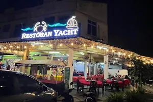Yacht Muslim Halal Seafood Restaurant image