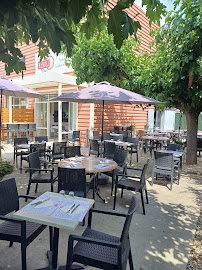 Atmosphère du Le Rendez Vous / restaurant franco malgache à L'Isle-sur-la-Sorgue - n°6