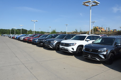 Used Car Dealer «Lithia Volkswagen of Des Moines», reviews and photos, 5200 Merle Hay Rd, Johnston, IA 50131, USA