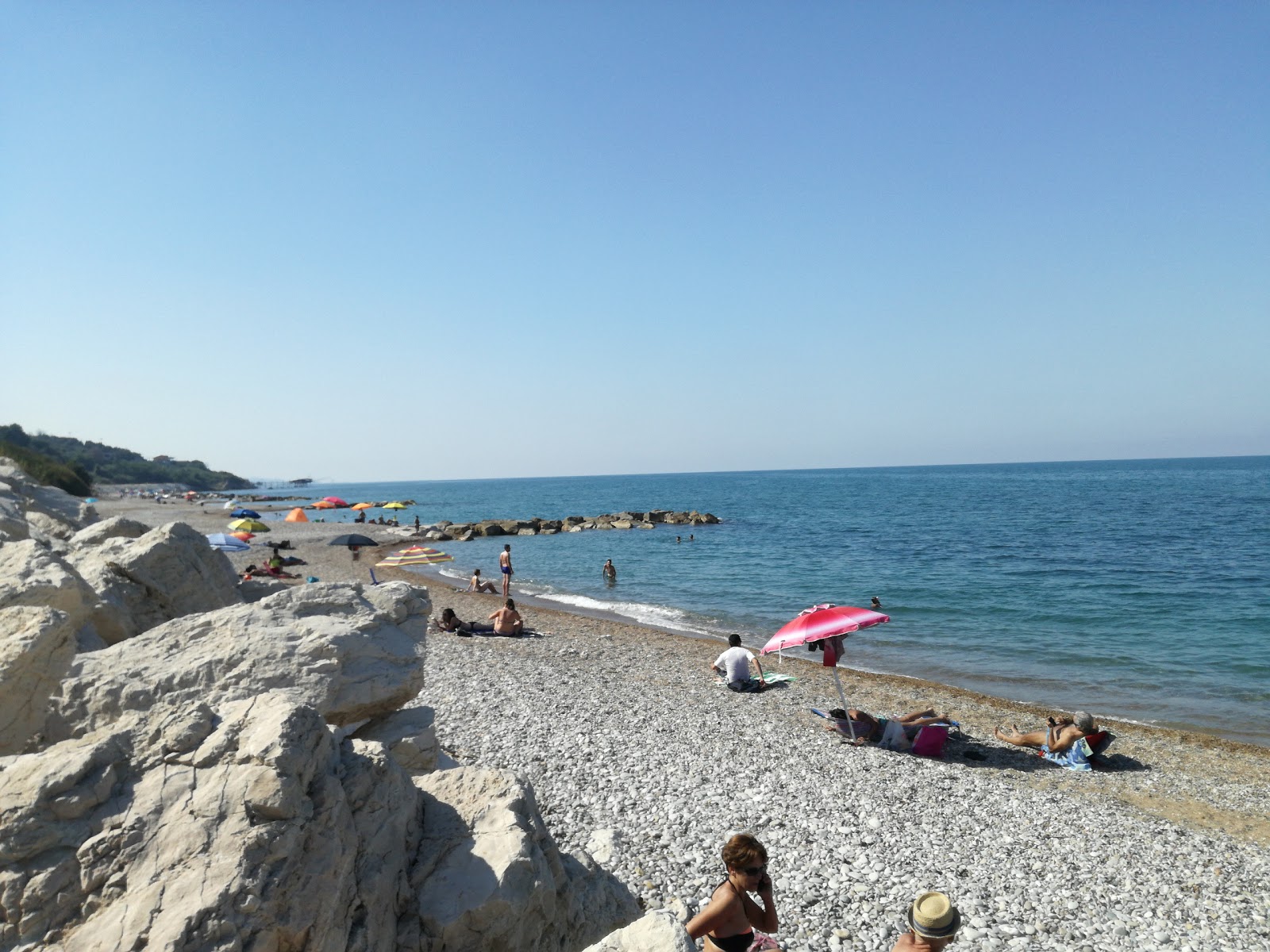 Foto von Spiaggia della Foce und die siedlung
