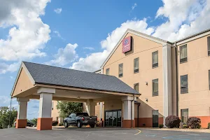 Comfort Suites Jefferson City image