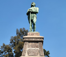 Monumento Indios Verdes photo