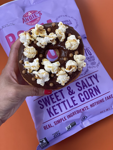 Donut Shop «Donut King», reviews and photos, 411 Middle St, Weymouth, MA 02189, USA