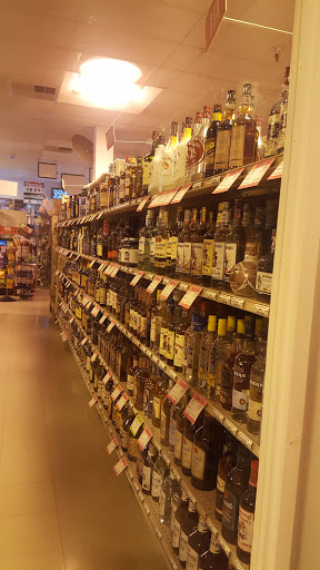 Grocery Store «Columbia Market», reviews and photos, 450 Wa Na Pa St, Cascade Locks, OR 97014, USA