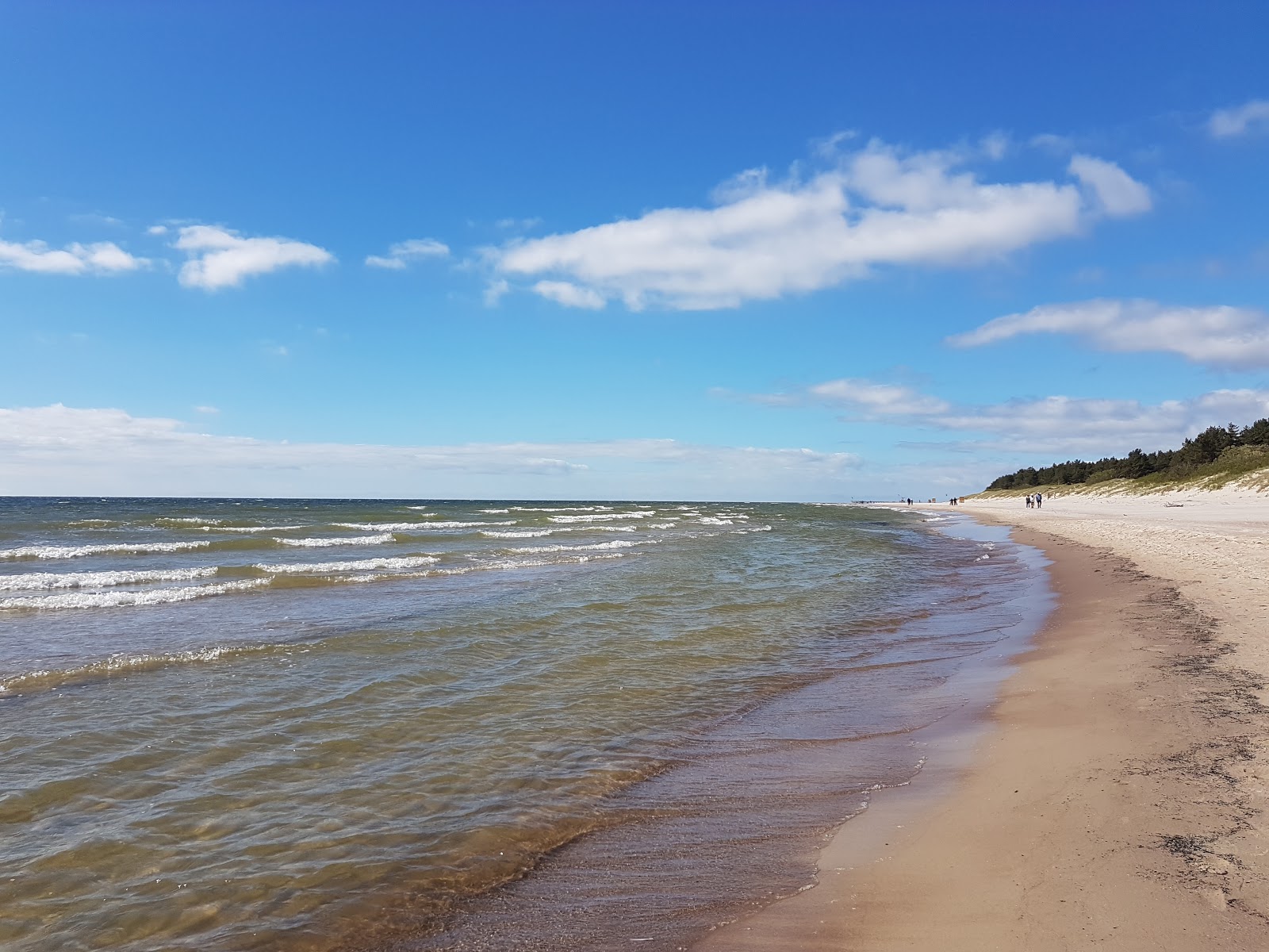 Foto af Nemirsetos pliazas II med lys sand overflade