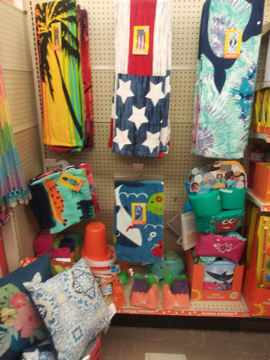 Dollar Store «FAMILY DOLLAR», reviews and photos, 417 Michigan St, Algonac, MI 48001, USA