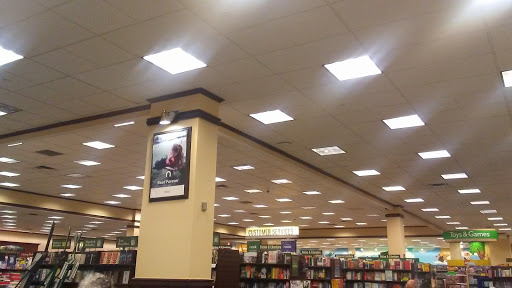 Book Store «Barnes & Noble», reviews and photos, 235 Union St, Waterbury, CT 06706, USA