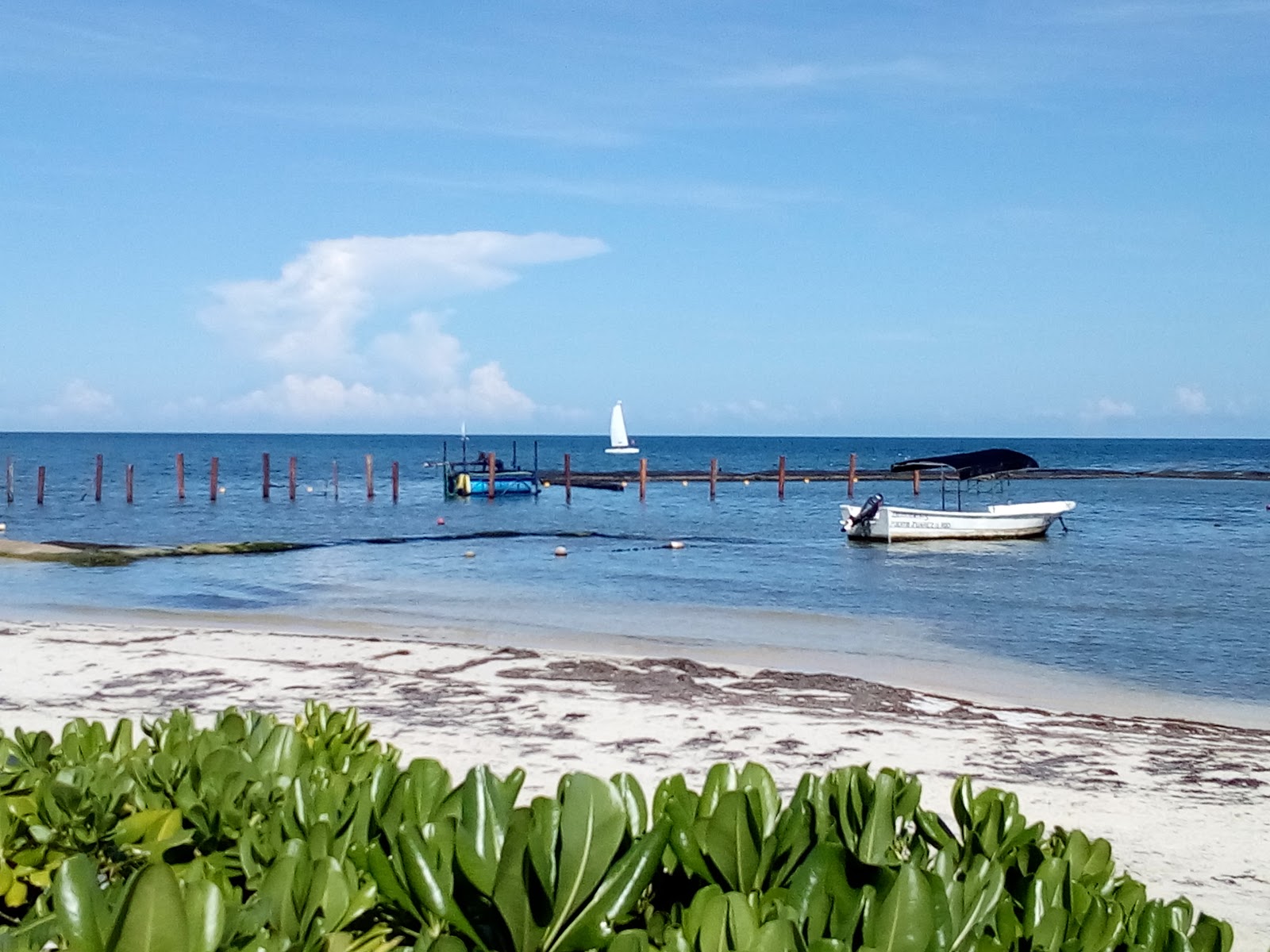 Photo of Grand Esmeralda with turquoise water surface