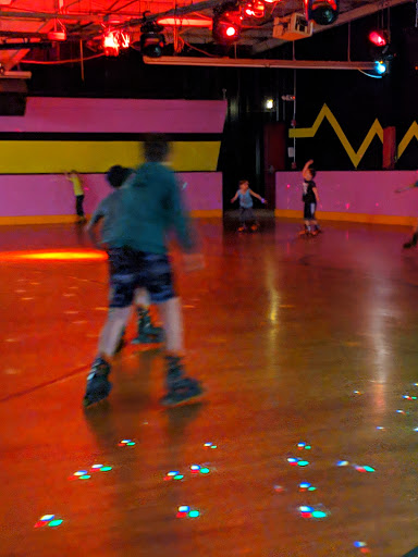 Sporting Goods Store «Hyde Park Roller Magic», reviews and photos, 4178 Albany Post Rd, Hyde Park, NY 12538, USA