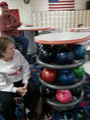 Bowling Alley «Gainesville Bowling Center», reviews and photos, 2317 Browns Bridge Rd, Gainesville, GA 30504, USA