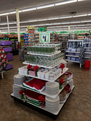 Dollar Store «Dollar Tree», reviews and photos, 880 NE 125th St, North Miami, FL 33161, USA