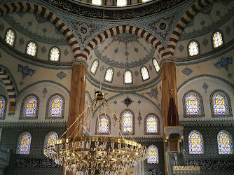 İlahiyat Cami