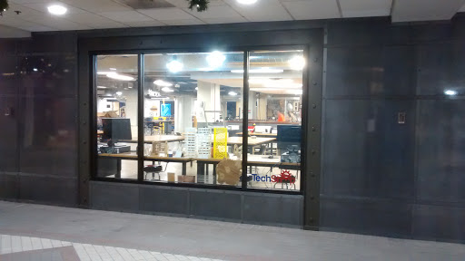 Shopping Mall «Crystal City Shops», reviews and photos, 2200 Crystal Dr, Arlington, VA 22202, USA