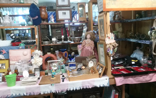 Flea Market «The Douglas Flea Market», reviews and photos, 436 NE Main St, Douglas, MA 01516, USA