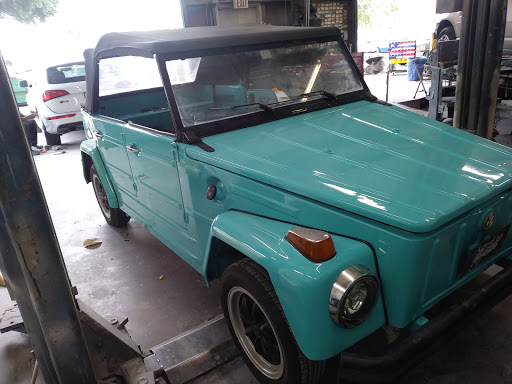 Auto Body Shop «Maaco Collision Repair & Auto Painting», reviews and photos, 5409 Anderson Rd, Tampa, FL 33614, USA