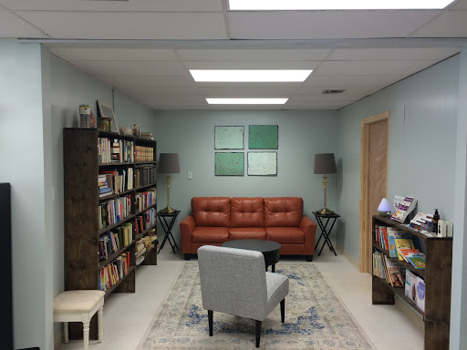 Finch Used Books & Gifts, 301 25th St #4, Virginia Beach, VA 23451, USA, 