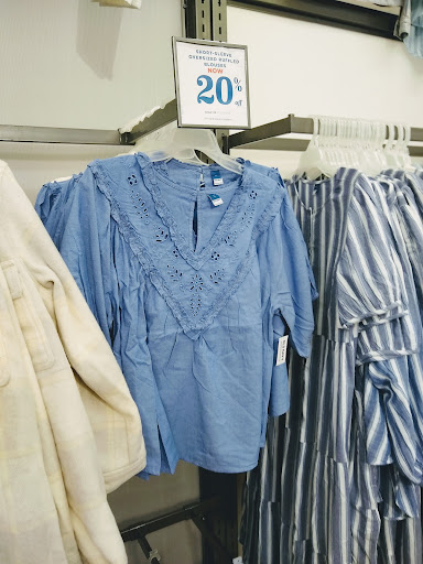 Clothing Store «Old Navy», reviews and photos, 7 Backus Ave, Danbury, CT 06810, USA