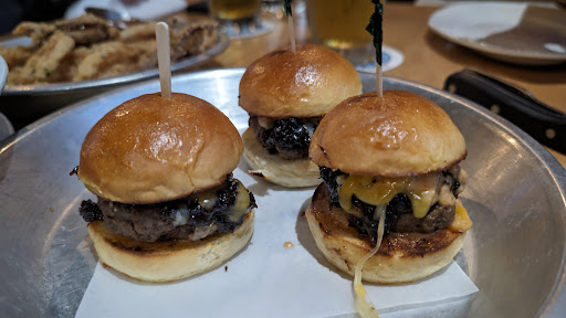 38 Degrees Ale House & Grill