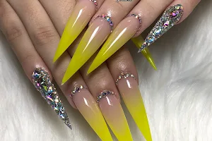 Golden Nails image