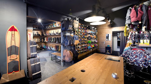 Magasin de vêtements Burton Avoriaz Store Morzine