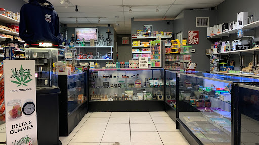 Tobacco Shop «Midtown Smoke Shop», reviews and photos, 3503 NE 2nd Ave, Miami, FL 33137, USA