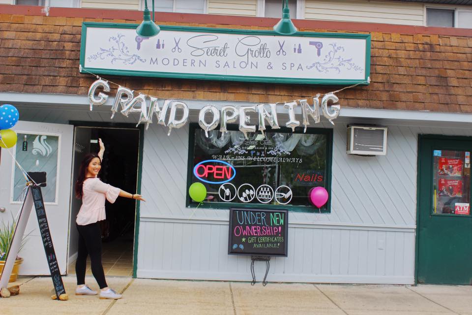 Secret Grotto Salon 01464