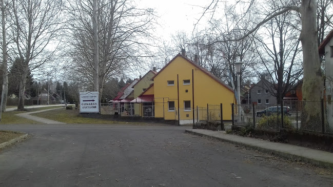Dombóvári Gunaras-parkerdő - Parkoló