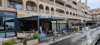 Nestuby Cave & Bar à Hyères à Hyères