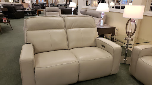 Furniture Store «Raymour & Flanigan Furniture and Mattress Store», reviews and photos, 6115 E Black Horse Pike, Egg Harbor Township, NJ 08234, USA