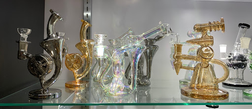 Tobacco Shop «Six Fifty Smoke Shop», reviews and photos, 2394 Junipero Serra Blvd, Daly City, CA 94015, USA