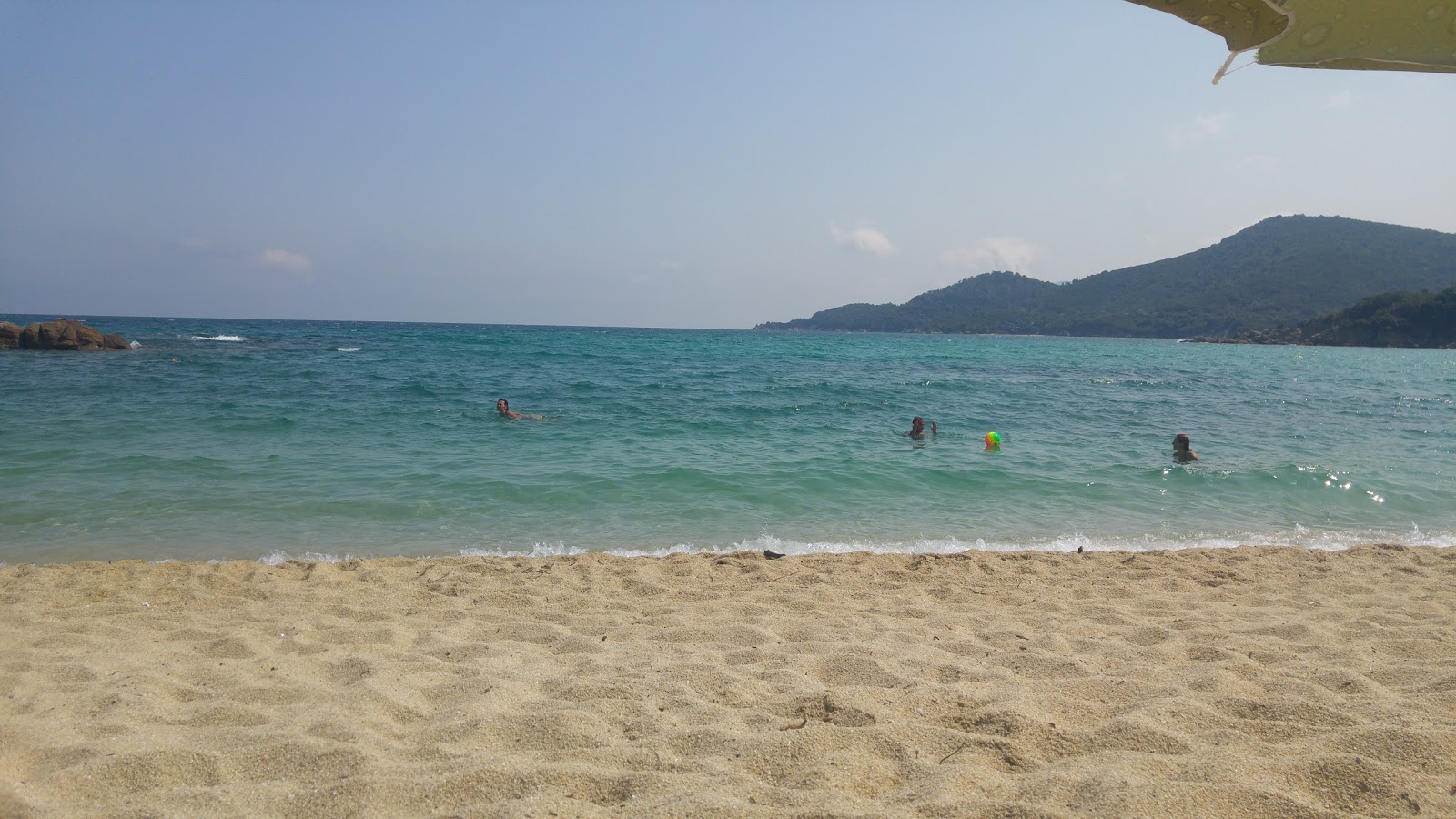 Foto de Praia de Proti Ammoudia localizado em área natural