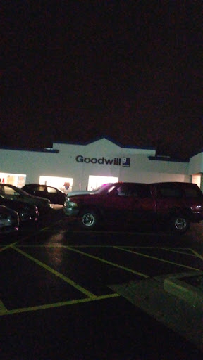 Thrift Store «Goodwill Industries Sterling», reviews and photos, 2216 E 4th St, Sterling, IL 61081, USA