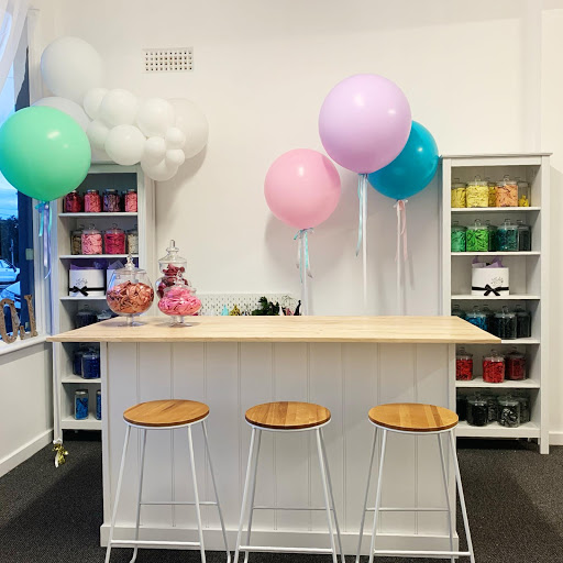 Hayley's Flower Shop & Balloons