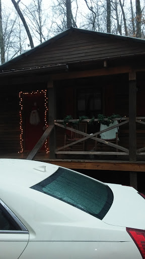 Cabin Rental Agency «Dixieland Cabins», reviews and photos, 1613 Donelson Pkwy, Dover, TN 37058, USA